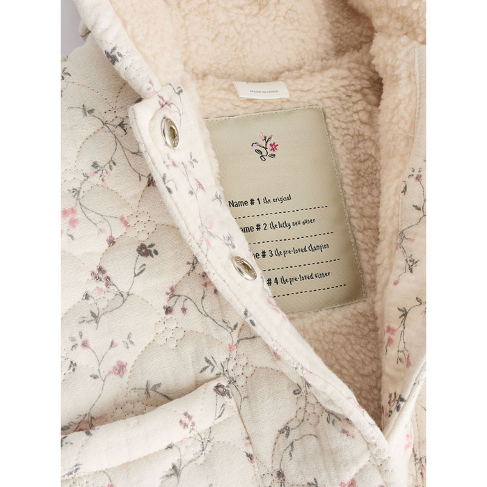 Frostig Charm – Quiltad Blommig Jacka med Fleece (0 månader-2 år)