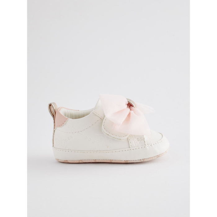 Sweet Bow Vita Babysneakers med Rosa Organza Rosett (0–24 månader)