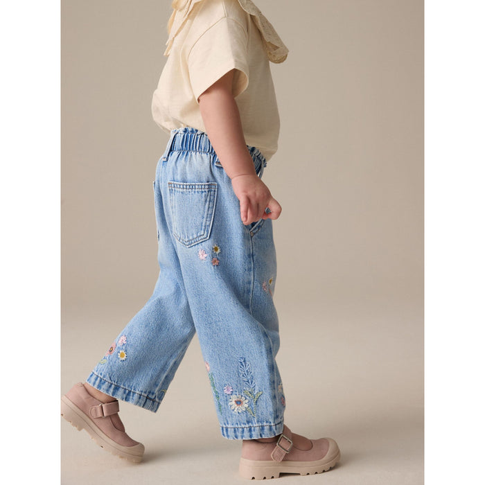 Blomsterdröm –  Barrel-Leg Jeans med Broderi (3månader-7år)