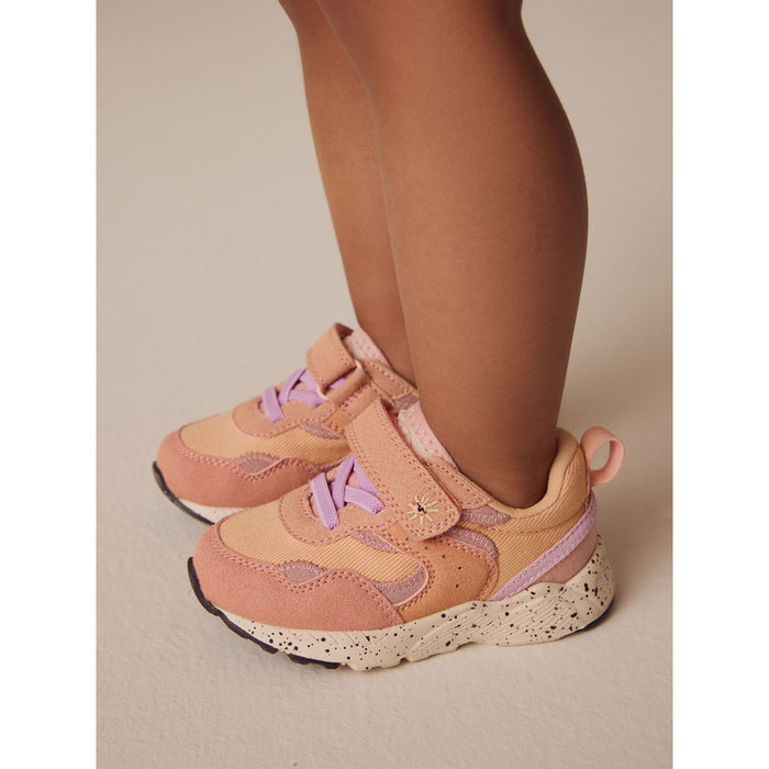 Peachy Sneakers – Lekfull Komfort