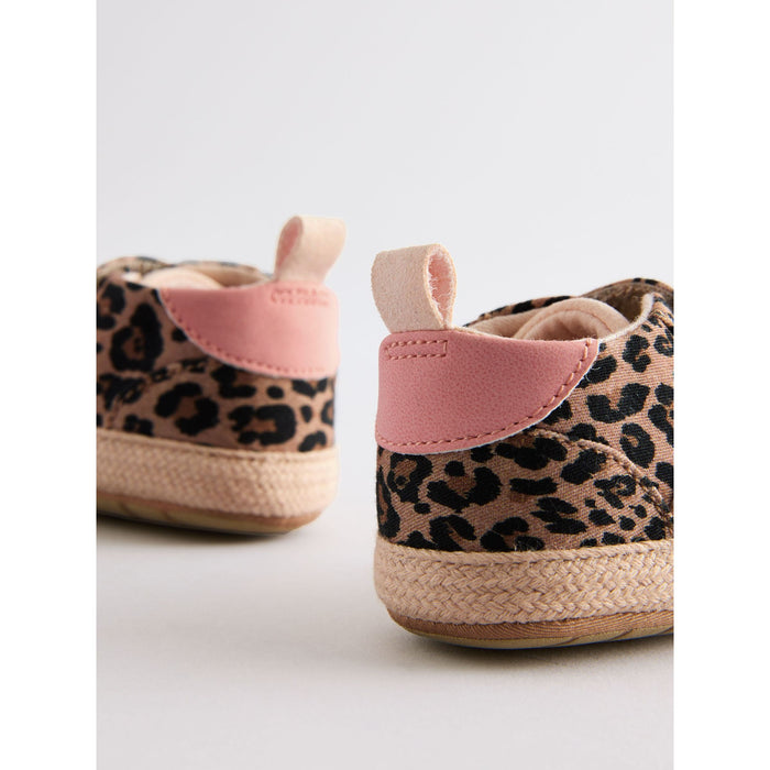 Små Tassar – Baby Sneakers i Leopardmönster (0–24 mån)